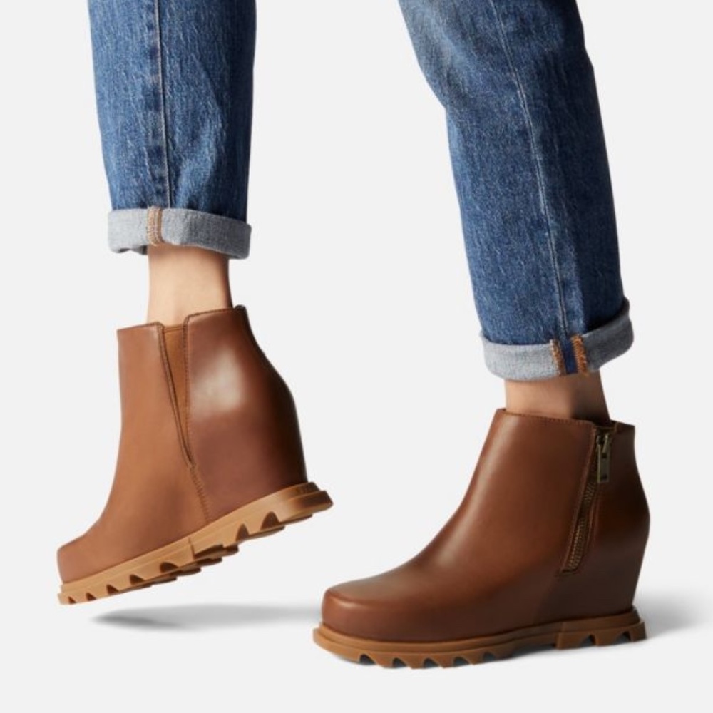 SOREL JOAN OF ARCTIC™ WEDGE III ZIP BOOTIE